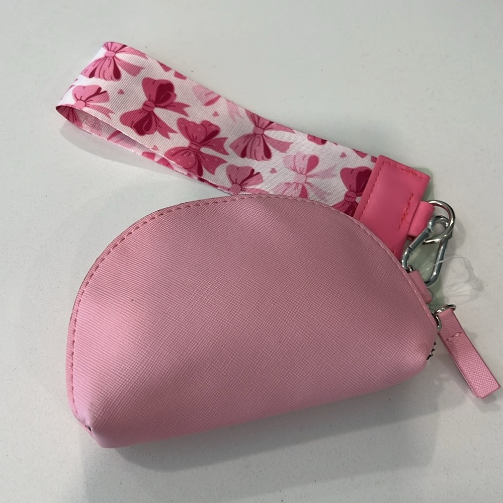 Cute.BOW🎀🎀 Wristlet..🎀 - Picture 11 of 16
